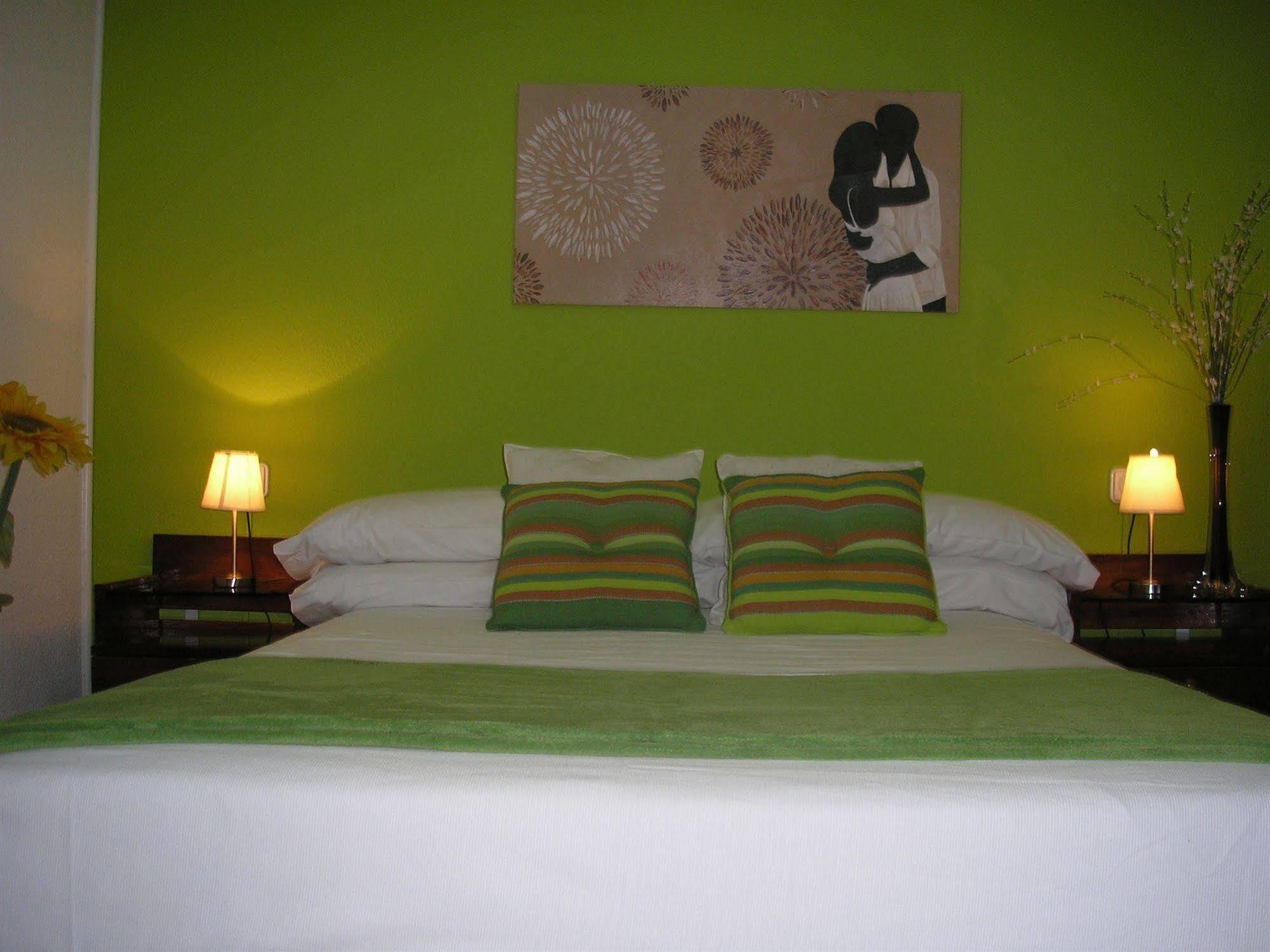 Hostal Mindanao Salamanca Exterior photo